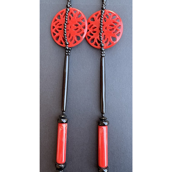 Vintage Joan Rivers Acrylic Lucite Cutout Red & Black Necklace Unique Rare 36" - Picture 3 of 6